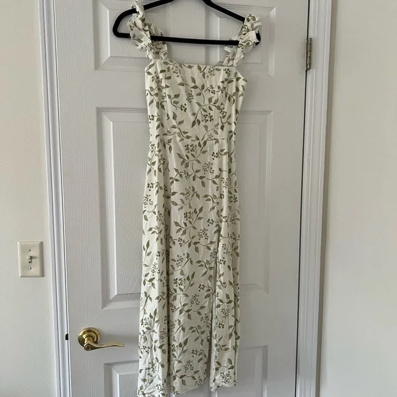 Reformation | Dresses | Reformation White And Green Floral Maxi Dress | Poshmark Reformation | Dresses | Reformation White And Green Floral Maxi Dress | Poshmark
